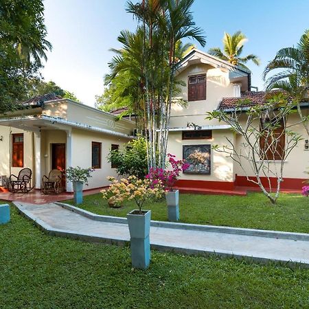 Chandra Villa Ayurveda Resort Бентота Экстерьер фото