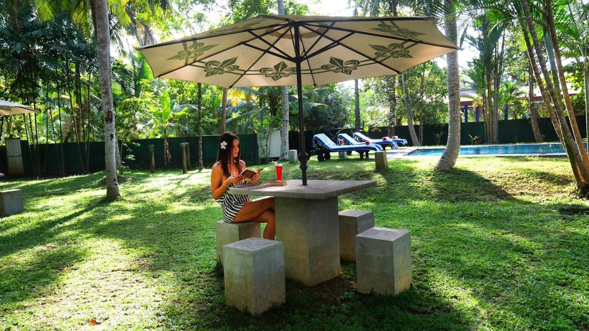 Chandra Villa Ayurveda Resort Бентота Экстерьер фото